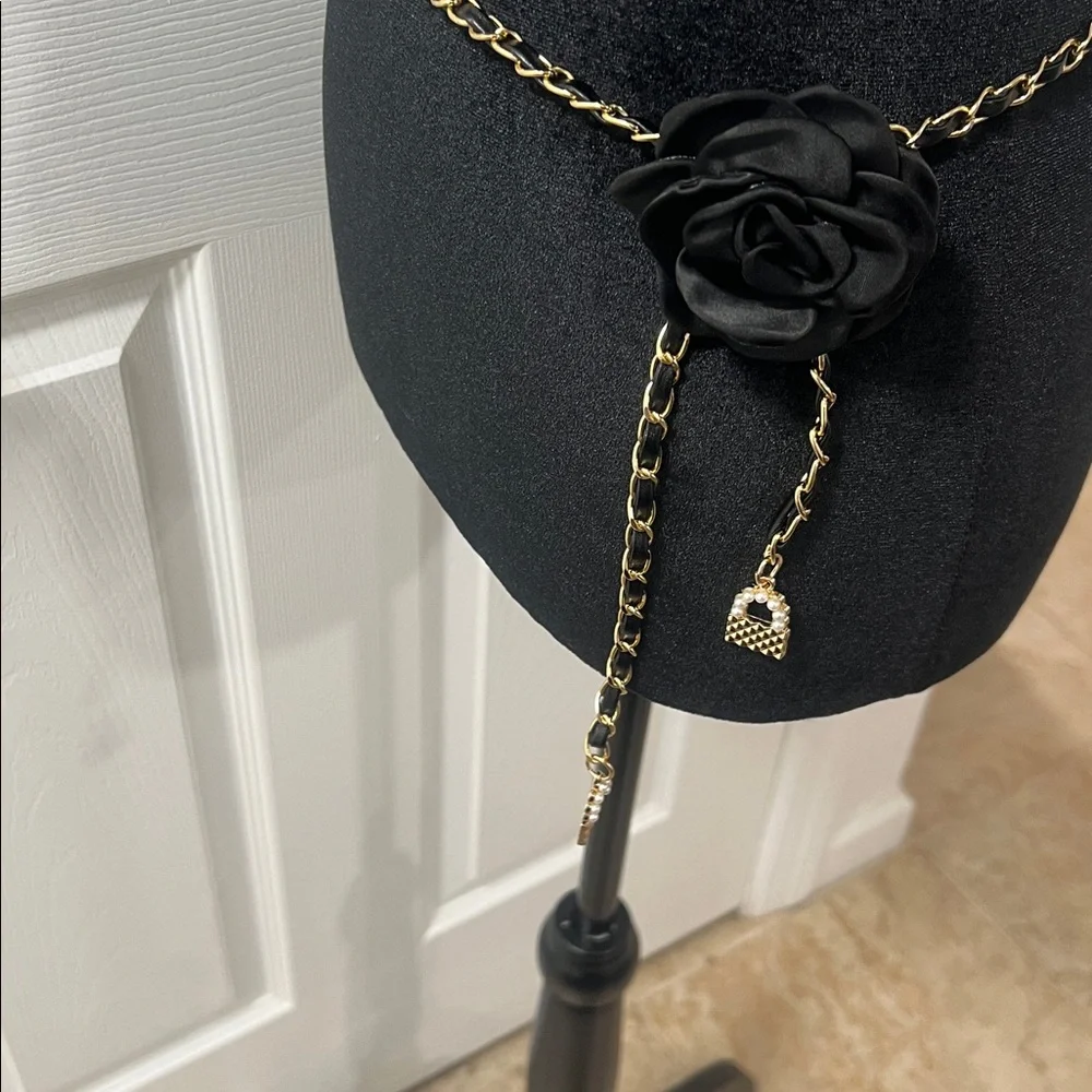 NEW ❤️Women's Elegant Floral Chain Belt with Black Rose Accent & Camellia Charm